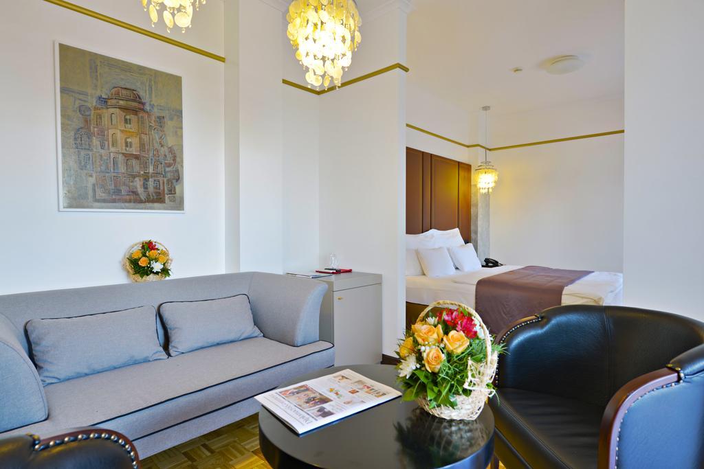 Hotel Majestic เบลเกรด ภายนอก รูปภาพ